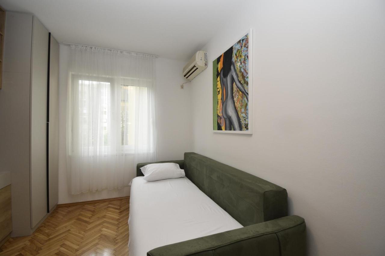פודגוריצה Studio Apartment Art Zone מראה חיצוני תמונה
