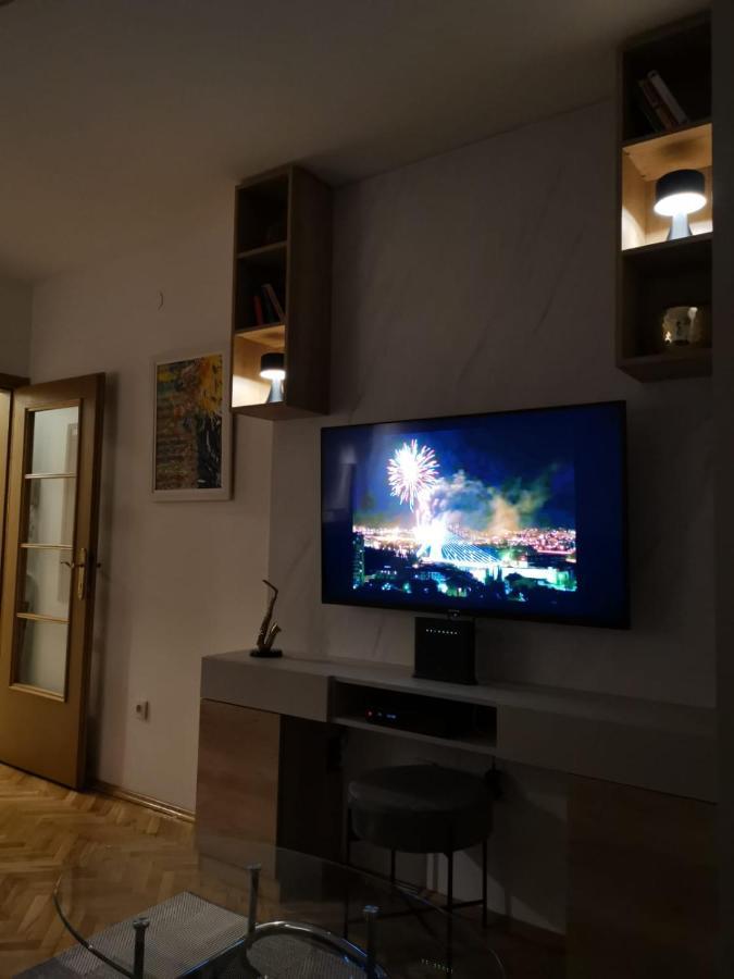 פודגוריצה Studio Apartment Art Zone מראה חיצוני תמונה