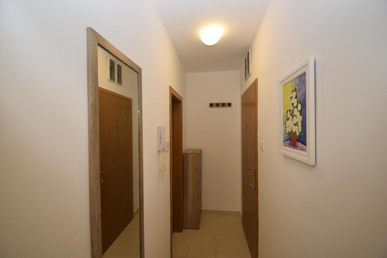 פודגוריצה Studio Apartment Art Zone מראה חיצוני תמונה