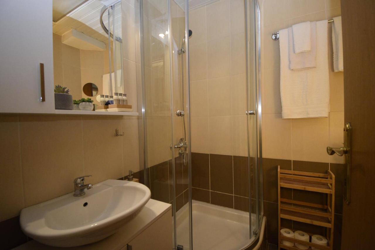 פודגוריצה Studio Apartment Art Zone מראה חיצוני תמונה